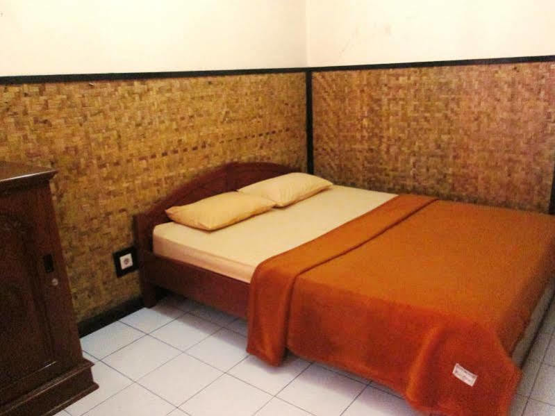 Lingga Guest House Jayagiri Lembang Exterior photo