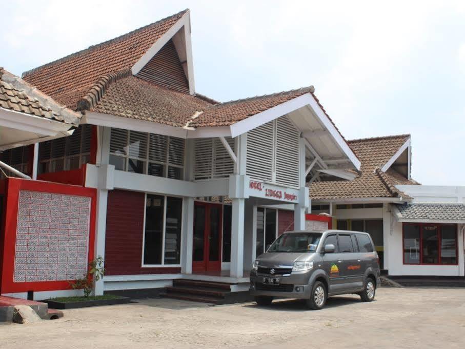 Lingga Guest House Jayagiri Lembang Exterior photo